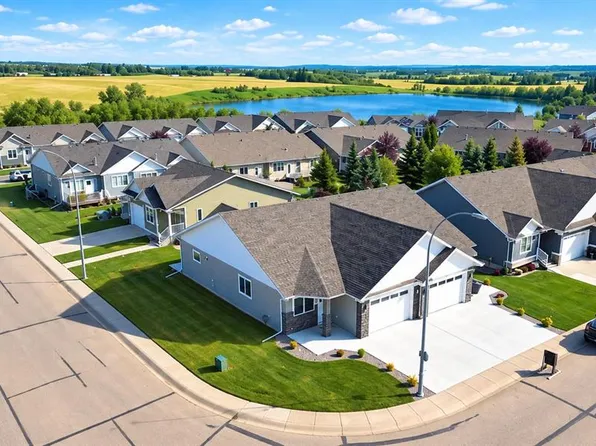 4940 S Beardsley Ave, Lacombe, AB T4L 0G4