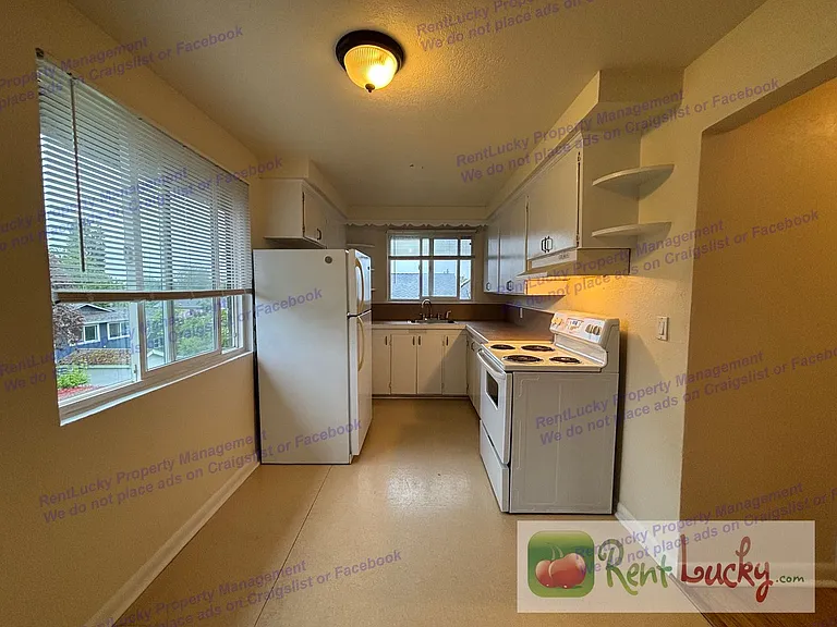 4729 S Findlay St — Photo 2
