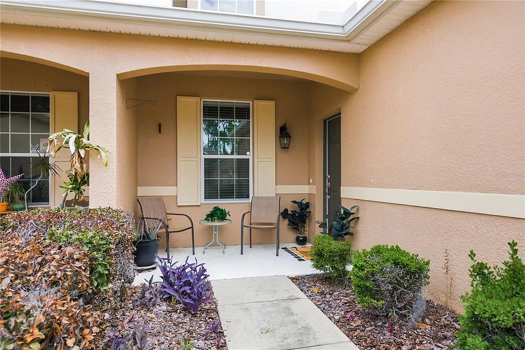 3 bed, 2.0 bath, 1876 sqft, $2,100 — Photo 1