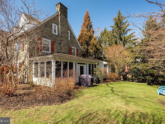 4th image of 621 Pembroke Rd