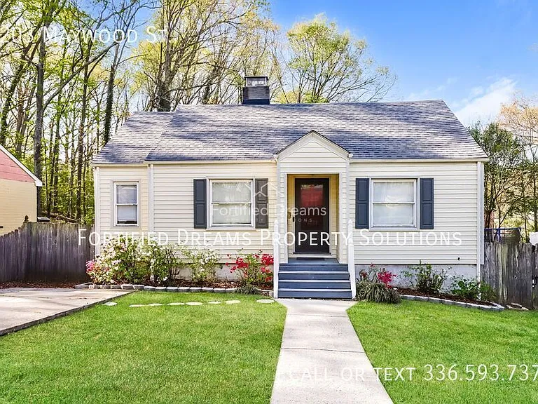 2203 Maywood St — Photo 20