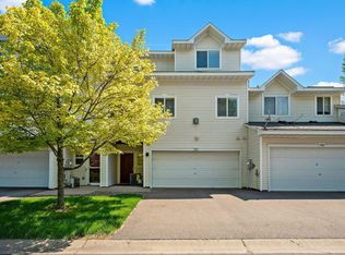 9012 Sawgrass Gln, Maple Grove, MN 55311