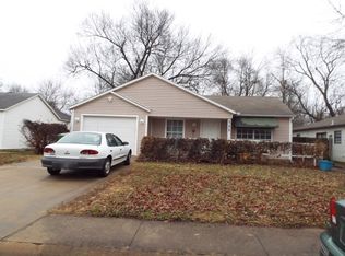111 E Magnolia St, Rogers, AR 72756