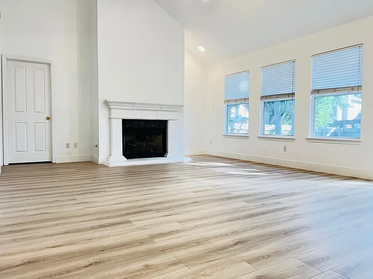 8021 Luling Ln — Photo 18