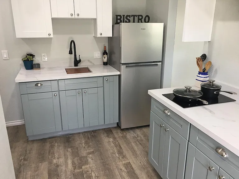 378 Hilltop Dr — Photo 4