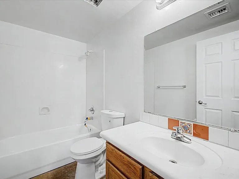 81 E Laguna St #1 & 2 — Photo 11