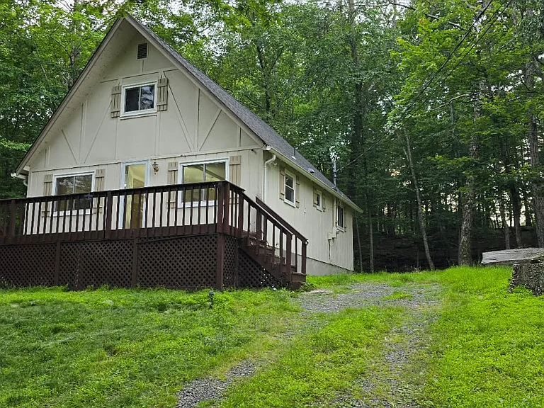326 Wild Acres Dr — Photo 3