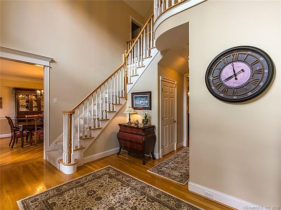 5th image of 24 Woodford Hills Dr