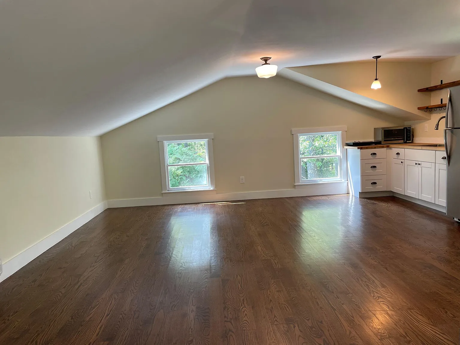 Studio, 450 sqft, $1,900 — Photo 4