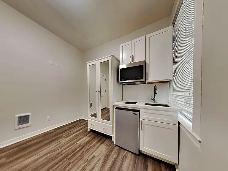1499 California St. — Photo 17