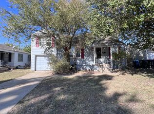 305 E Ercoupe Dr, Midwest City, OK 73110