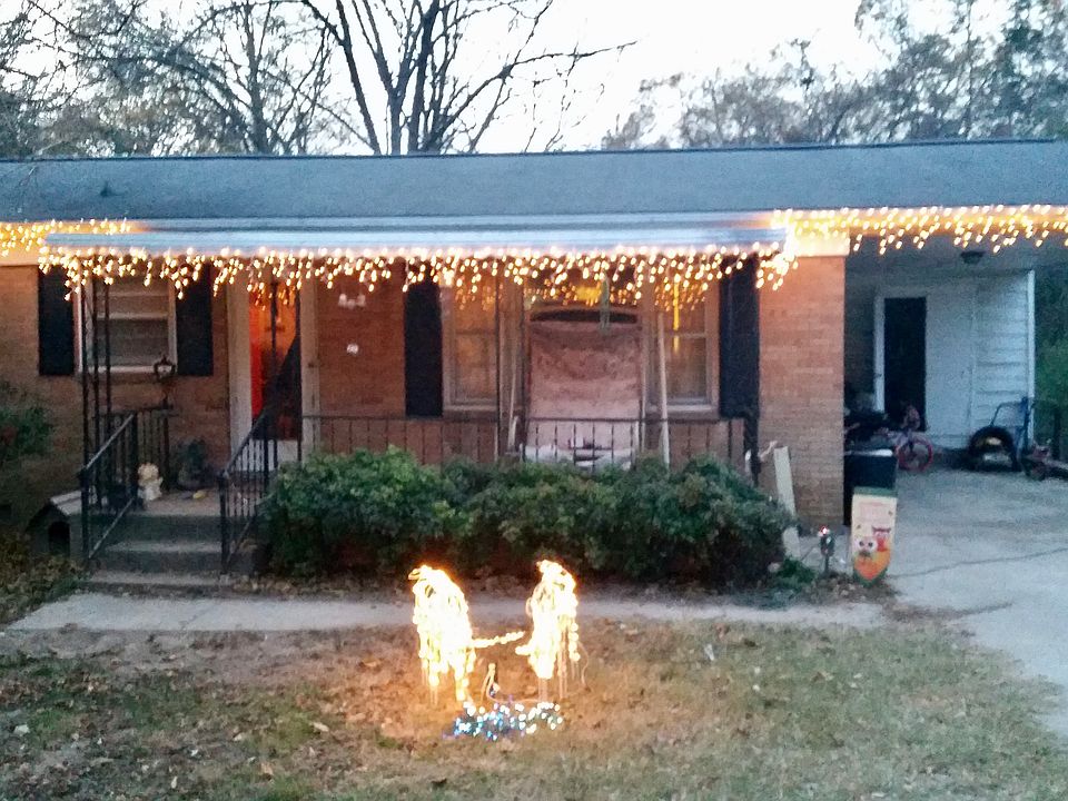 1st image of 2919 Curtis St