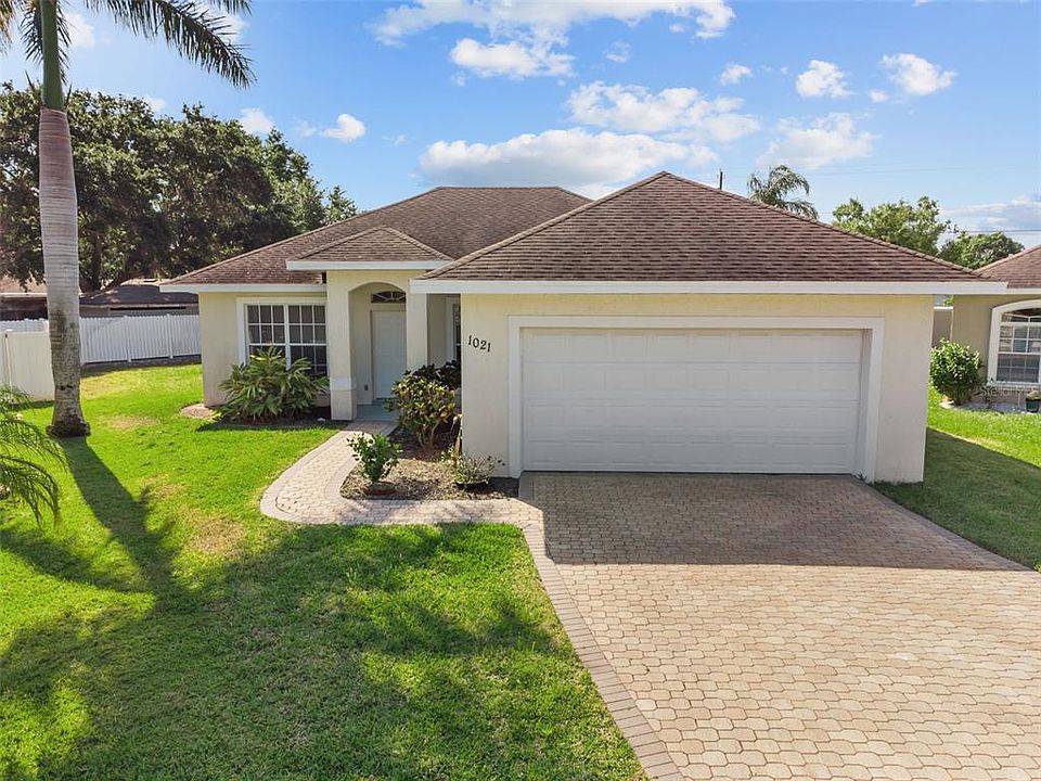 1st image of 1021 Robin Ln