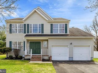 27 Blossom Dr, Ewing, NJ 08638