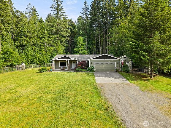 3rd image of 9818 138th Avenue NW