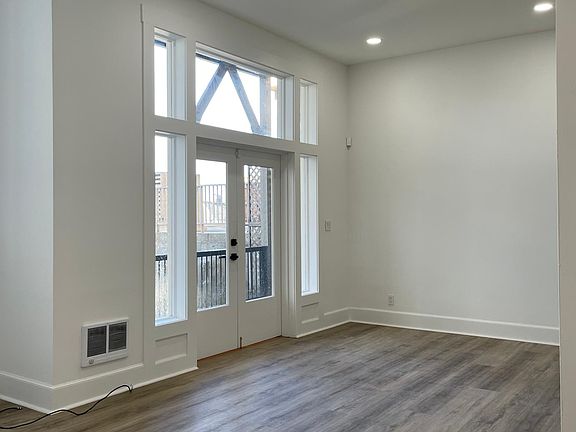 3rd image of 2056 Vallejo St APT 4