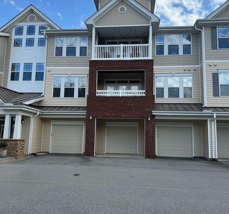 1st image of 2810 Bedford Green Dr APT 211