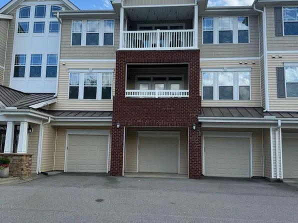 2810 Bedford Green Dr APT 211, Raleigh, NC 27604