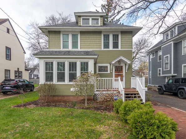 2412 Glenwood Dr, Kalamazoo, MI 49008