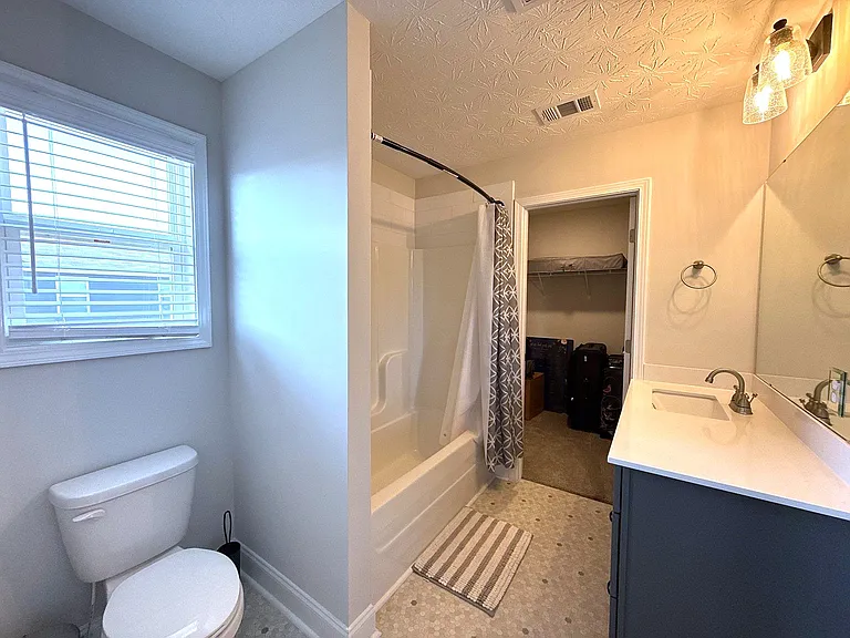 7308 Pine Chase Dr — Photo 37
