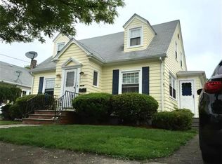 39 Bellevue Ave, Pawtucket, RI 02861