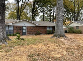 1318 Hillcrest Dr, Conway, AR 72034