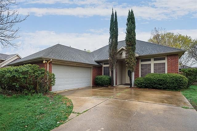 1st image of 4122 Briar Hill Dr