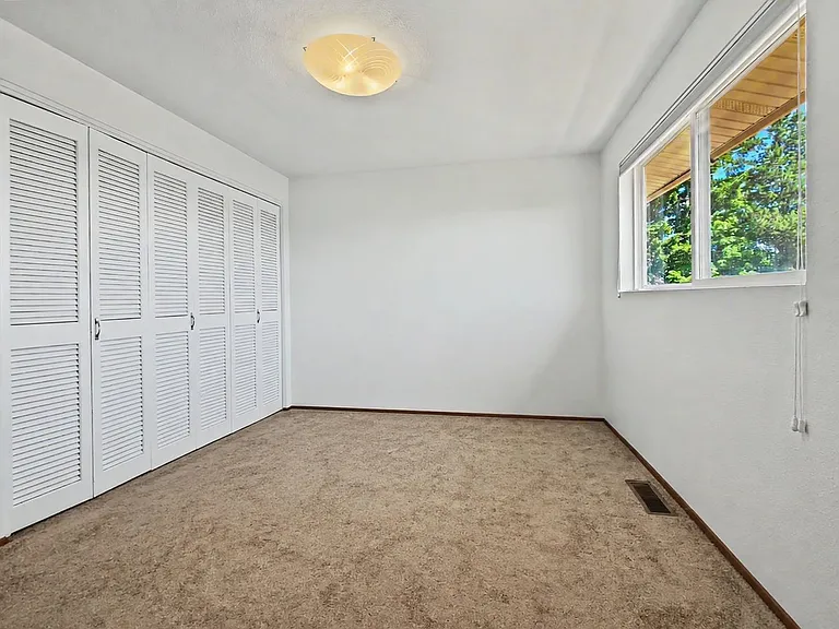 16815 NE 6th Pl — Photo 15