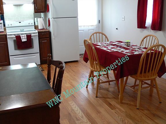 3rd image of 807 Temon St