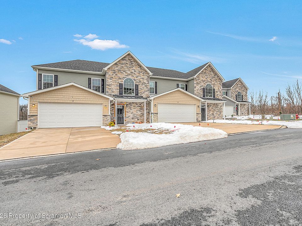 1st image of 12 Anna Dr