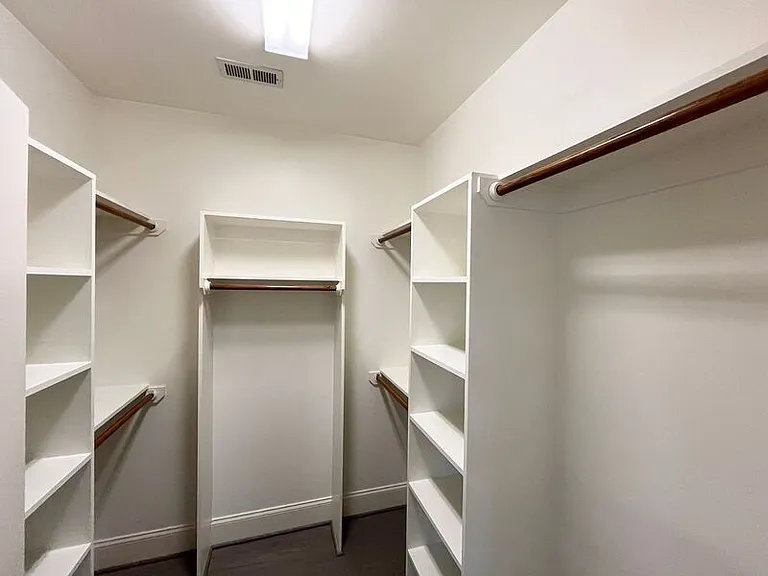 535 Guilford Cir — Photo 40