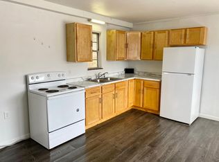 1000 W Cumberland Rd #9, Saint Elmo, IL 62458