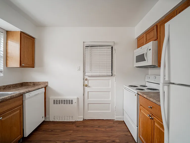 Vintage Kitchen 7361-1S