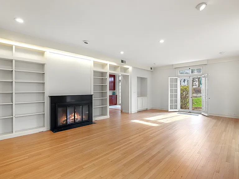 32 Orchard Dr — Photo 5
