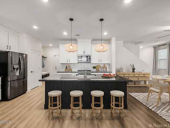 3rd image of 14137 W Voltaire Street