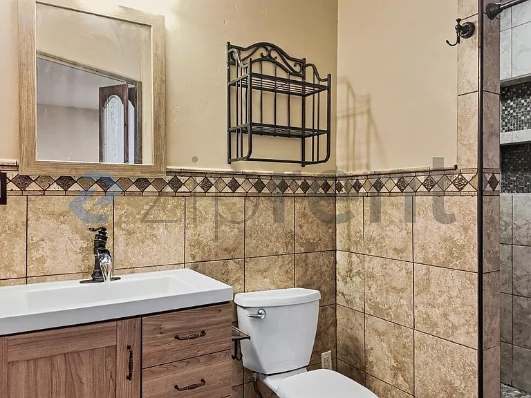 860 Watt Ave #MAIN HOUSE — Photo 46