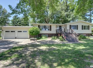 3419 S Cherokee Rd, Taylorville, IL 62568