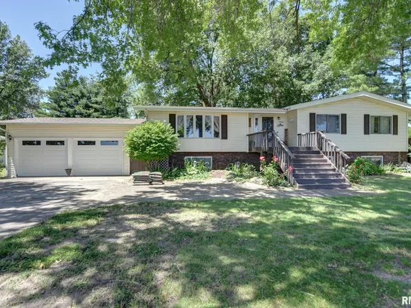 3419 S Cherokee Rd, Taylorville, IL 62568