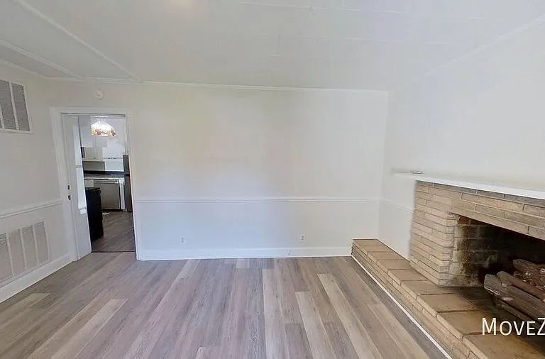 412 Hamby St — Photo 16