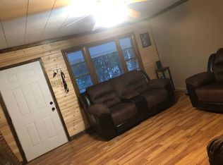 26 Todd St, Livingston, KY 40445