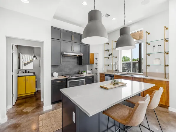 2203 E 51st St #A, Austin, TX 78723