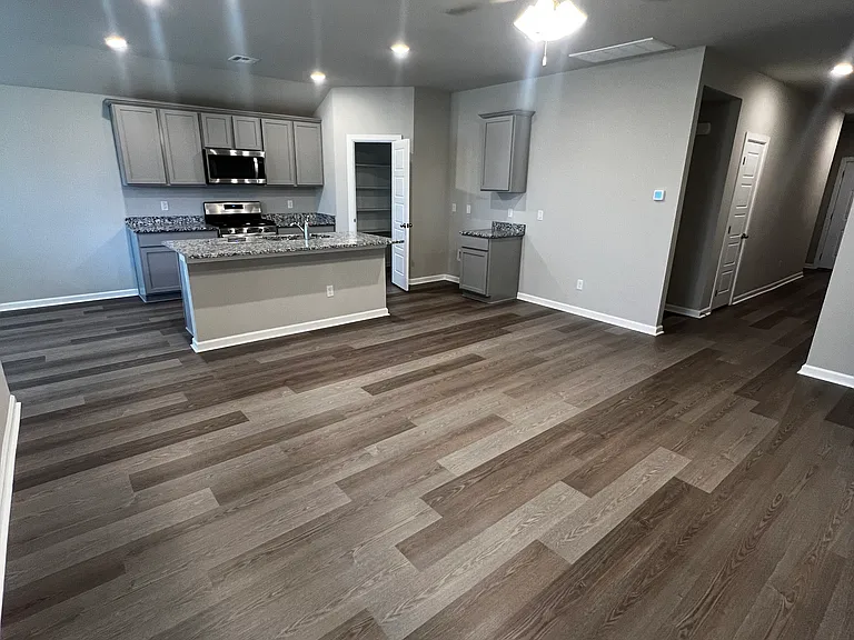 10521 SW 41st St — Photo 8