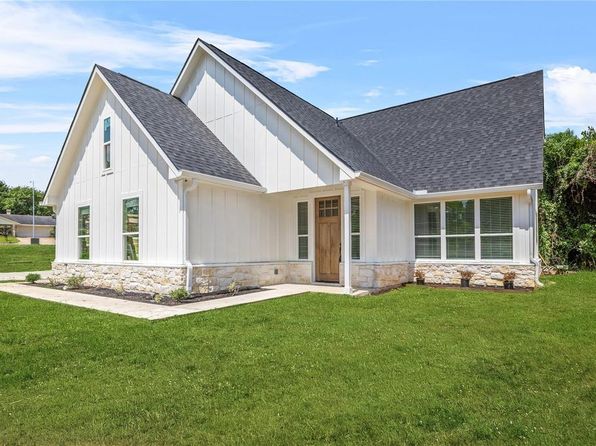 2398 Valley Dr