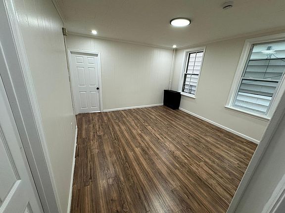 4th image of 142 Wakeman Ave #1A