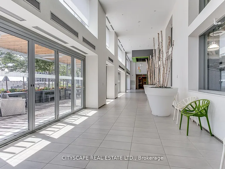 365 Prince Of Wales Dr E #611 — Photo 33