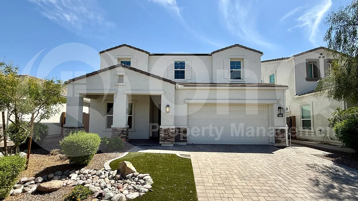 5 bed, 3.5 bath, 3311 sqft, $4,200 — Photo 1