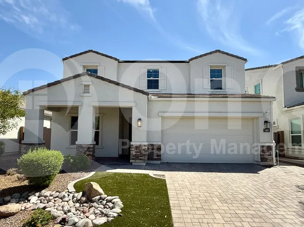 2057 E Questa Dr, Phoenix, AZ 85024