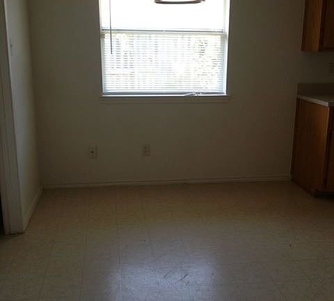 4th image of 5402 Gunnison Dr