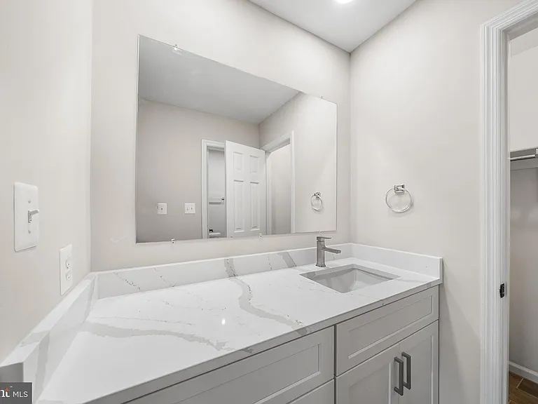 6607 Jupiter Hills Cir #E — Photo 18