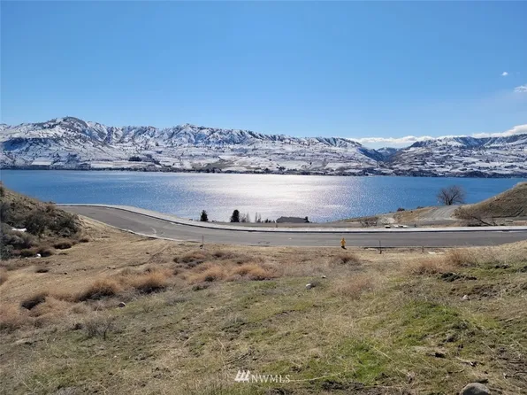 288 Apple Avenue, Chelan, WA 98816